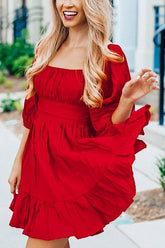 Minikleid aus Leinen mit eckigem Ausschnitt